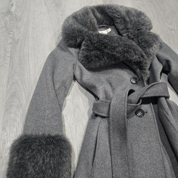 Via Spiga Gray Coat with Faux Fur Trim - Picture 4 of 6